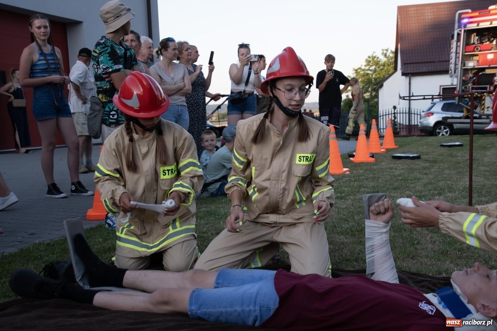 Zdjęcie w galerii na portalu naszraciborz.pl: Rodzinny festyn strażacki w Sudole. W akcji młodzi strażacy [FOTO i WIDEO] wiadomości z regionu