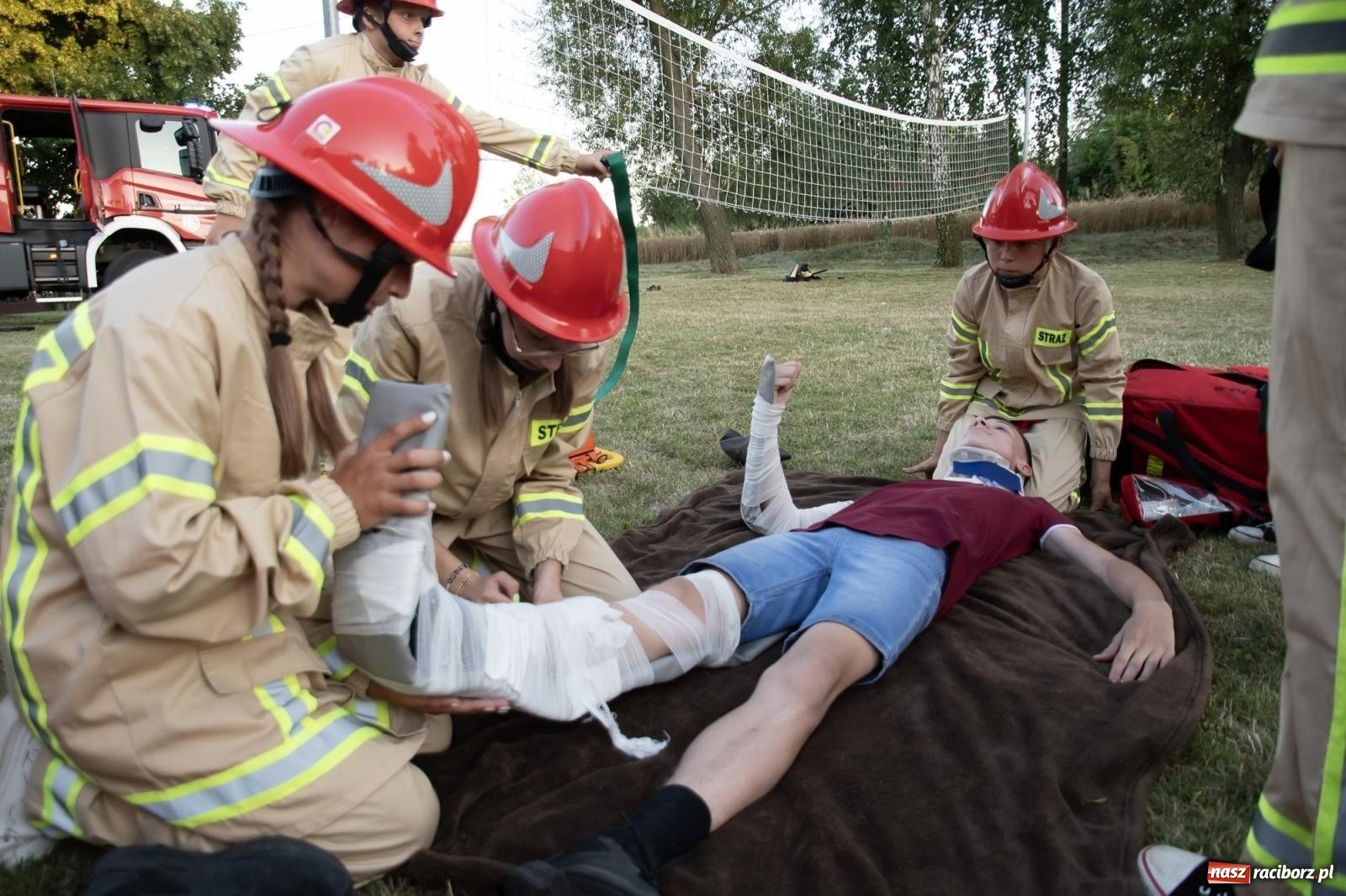 Zdjęcie w galerii na portalu naszraciborz.pl: Rodzinny festyn strażacki w Sudole. W akcji młodzi strażacy [FOTO i WIDEO] wiadomości z regionu