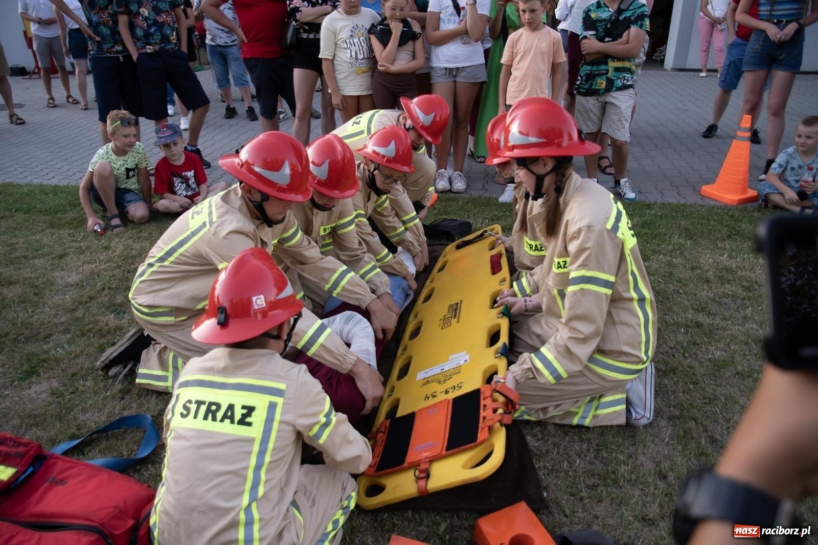 Zdjęcie w galerii na portalu naszraciborz.pl: Rodzinny festyn strażacki w Sudole. W akcji młodzi strażacy [FOTO i WIDEO] wiadomości z regionu