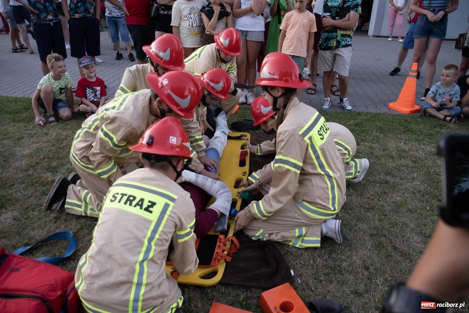 Zdjęcie w galerii na portalu naszraciborz.pl: Rodzinny festyn strażacki w Sudole. W akcji młodzi strażacy [FOTO i WIDEO] wiadomości z regionu