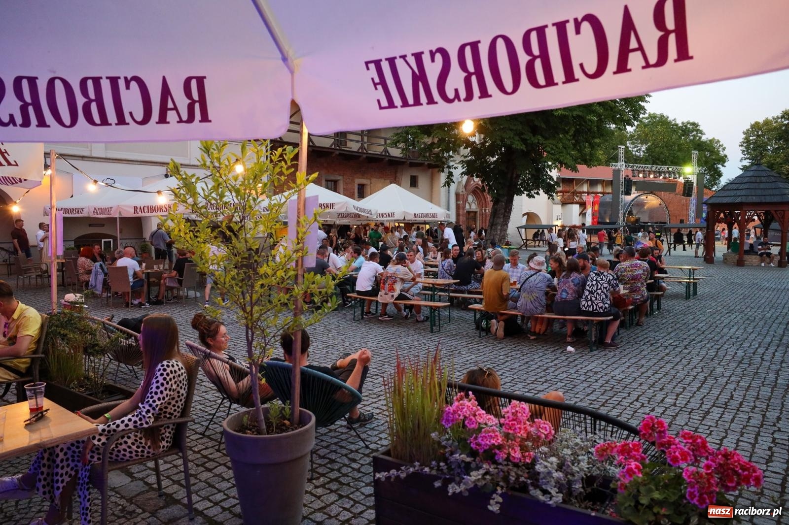 Zdjęcie w galerii na portalu naszraciborz.pl: Full Moon na raciborskim zamku - dzień drugi [FOTO] wiadomości z regionu