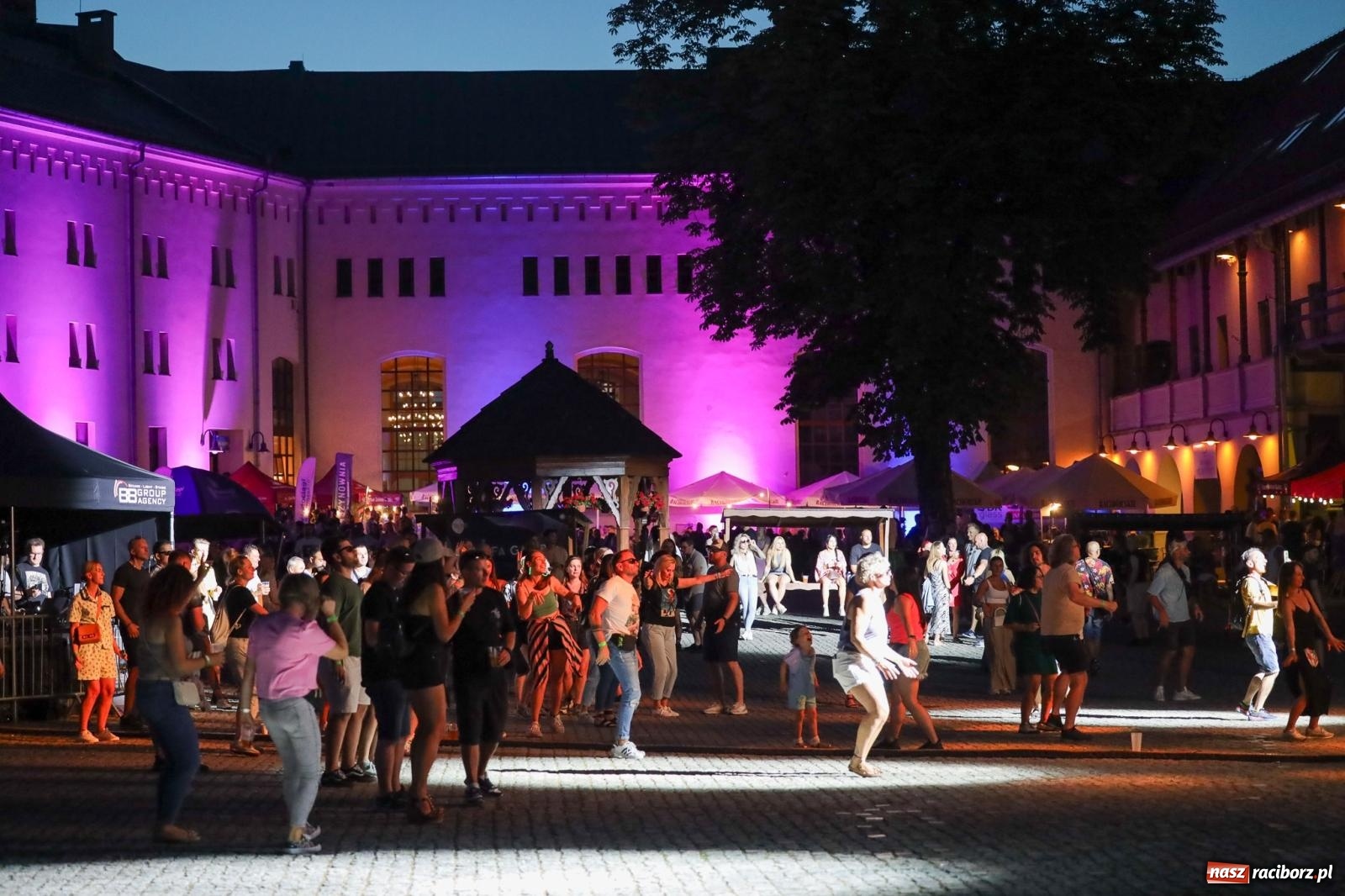 Zdjęcie w galerii na portalu naszraciborz.pl: Full Moon na raciborskim zamku - dzień drugi [FOTO] wiadomości z regionu