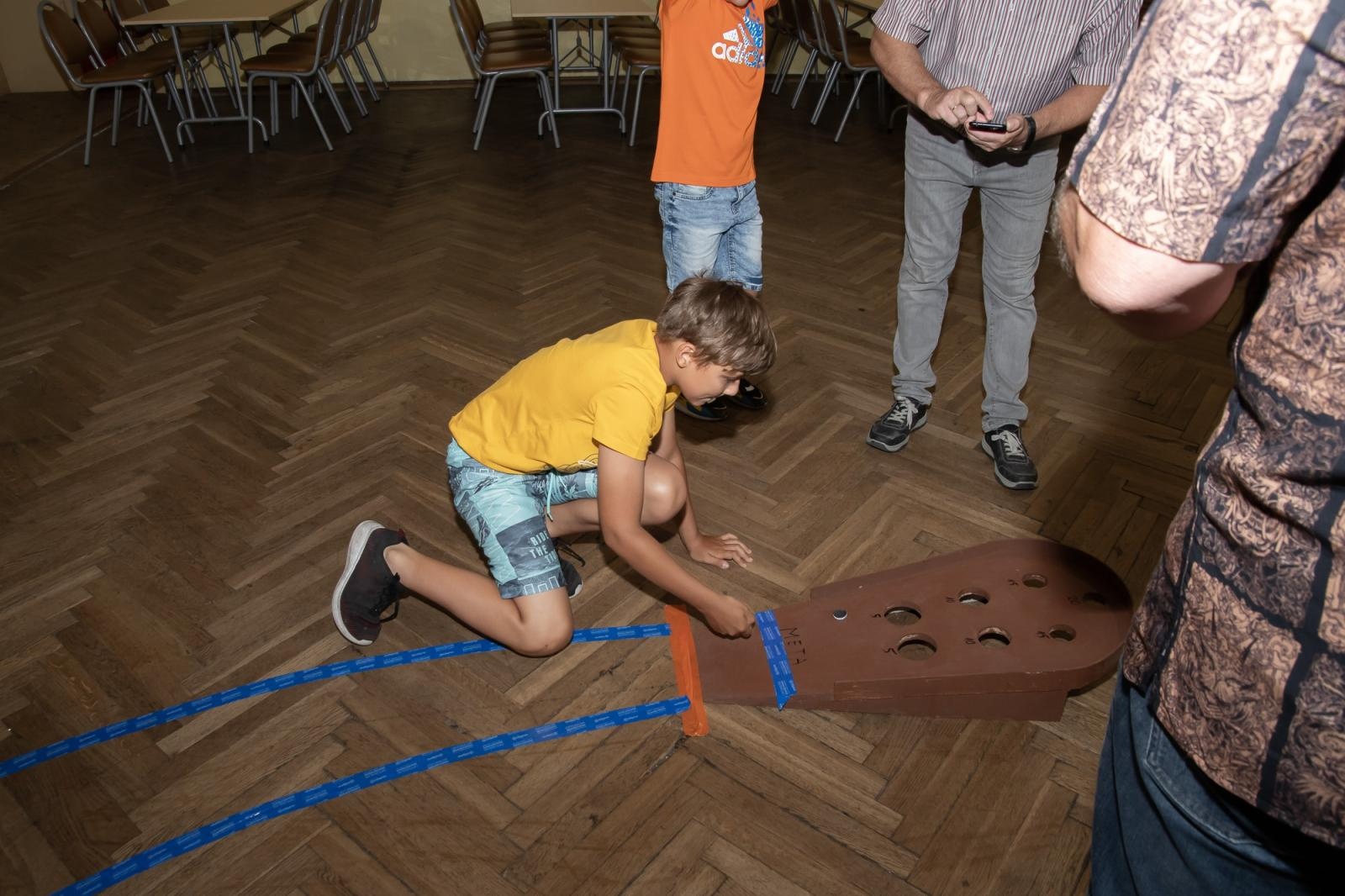 Zdjęcie w galerii na portalu naszraciborz.pl: III Mistrzostwa Gry w Kapsle Kapslomania w Krzanowicach wiadomości z regionu