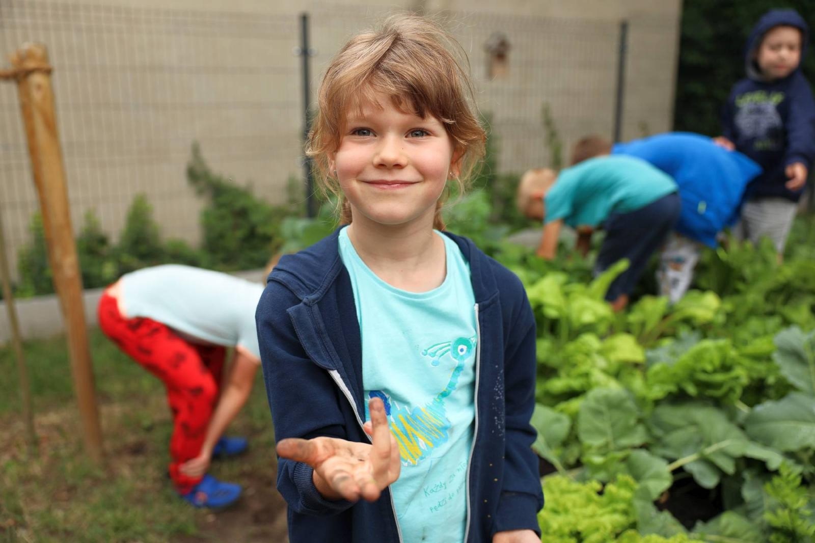 Zdjęcie w galerii na portalu naszraciborz.pl: Obfite zbiory warzyw i owoców w Przedszkolu nr 16 i ZSP nr 4 wiadomości z regionu