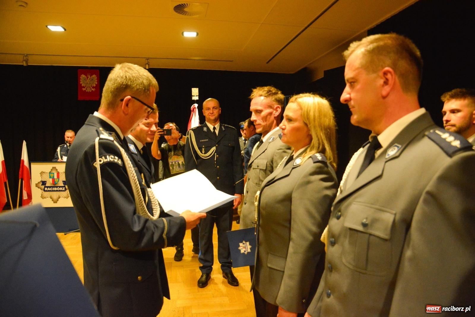 Zdjęcie w galerii na portalu naszraciborz.pl: Szeryf i jego współpracownicy. Raciborska policja świętuje [FOTO i WIDEO] wiadomości z regionu