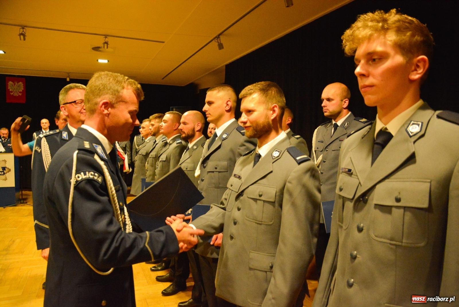 Zdjęcie w galerii na portalu naszraciborz.pl: Szeryf i jego współpracownicy. Raciborska policja świętuje [FOTO i WIDEO] wiadomości z regionu