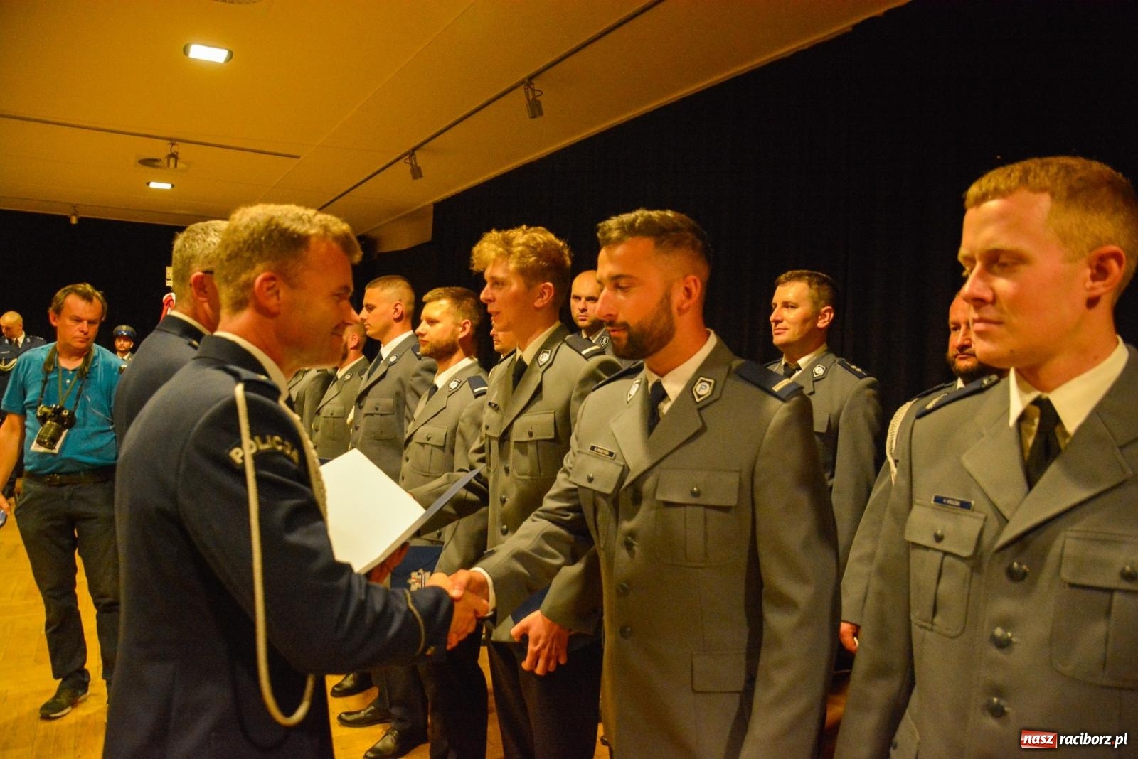 Zdjęcie w galerii na portalu naszraciborz.pl: Szeryf i jego współpracownicy. Raciborska policja świętuje [FOTO i WIDEO] wiadomości z regionu