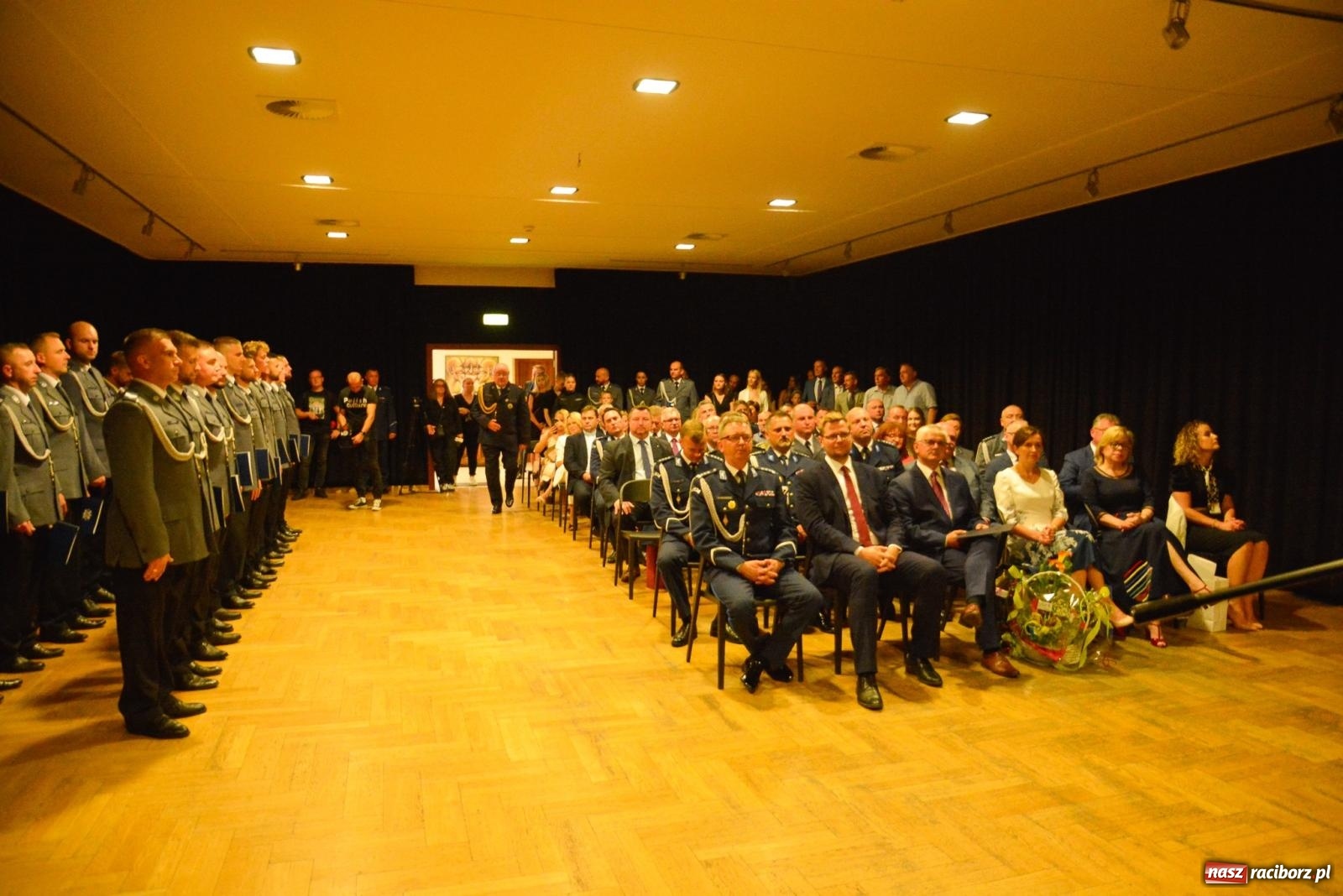 Zdjęcie w galerii na portalu naszraciborz.pl: Szeryf i jego współpracownicy. Raciborska policja świętuje [FOTO i WIDEO] wiadomości z regionu