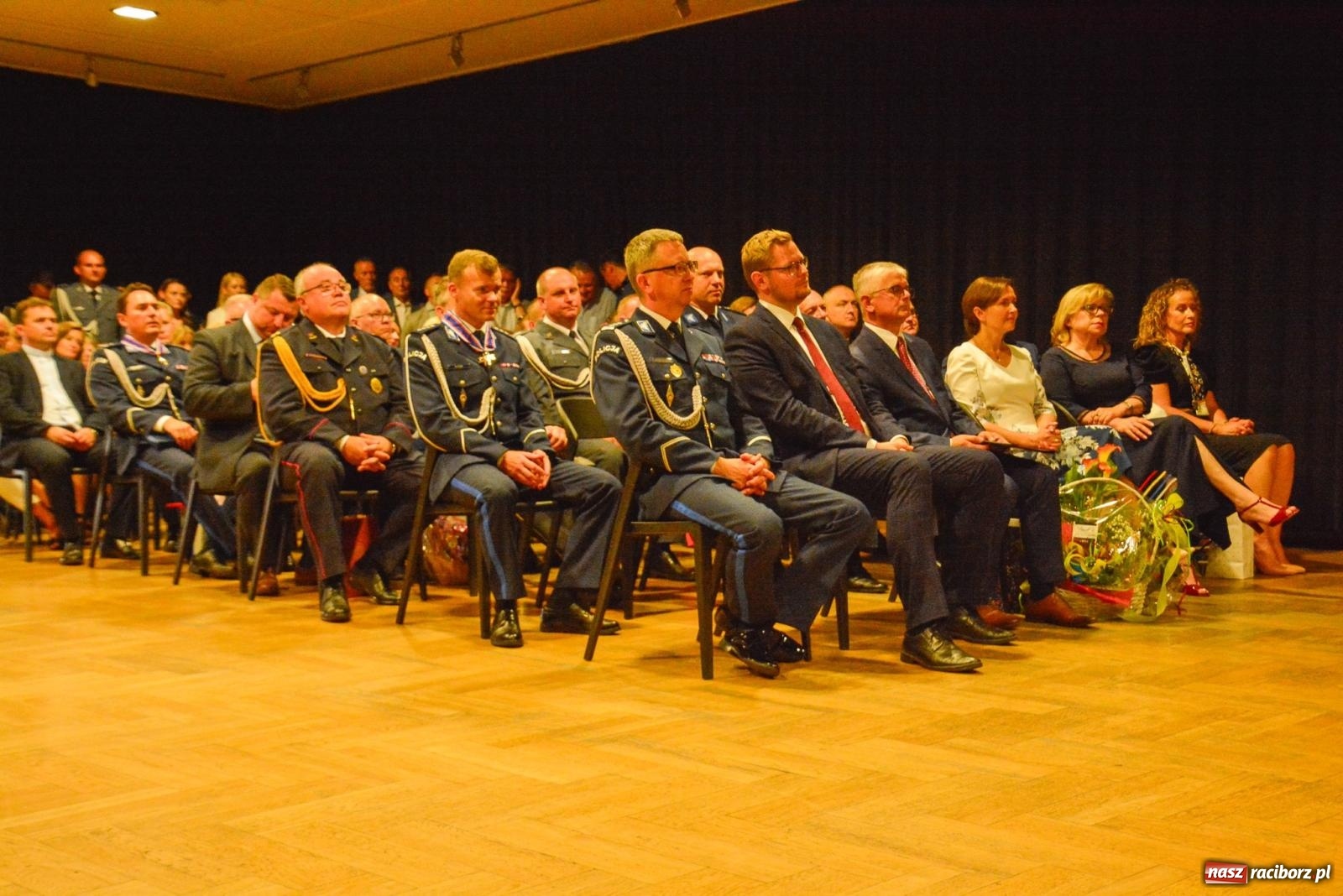 Zdjęcie w galerii na portalu naszraciborz.pl: Szeryf i jego współpracownicy. Raciborska policja świętuje [FOTO i WIDEO] wiadomości z regionu