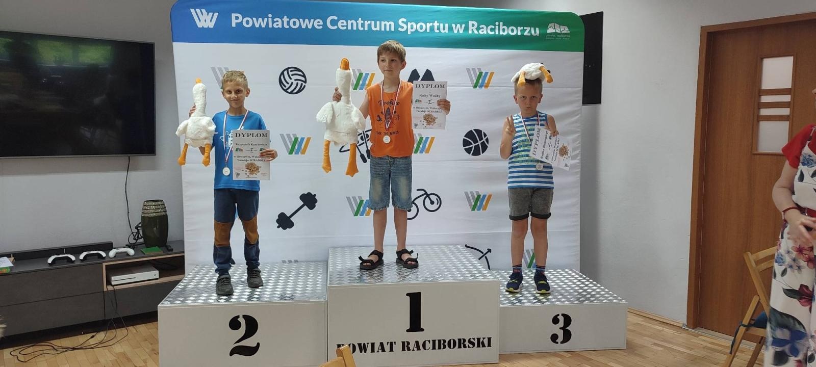 Zdjęcie w galerii na portalu naszraciborz.pl: Wakacyjny turniej Scrabble w PCS wiadomości z regionu