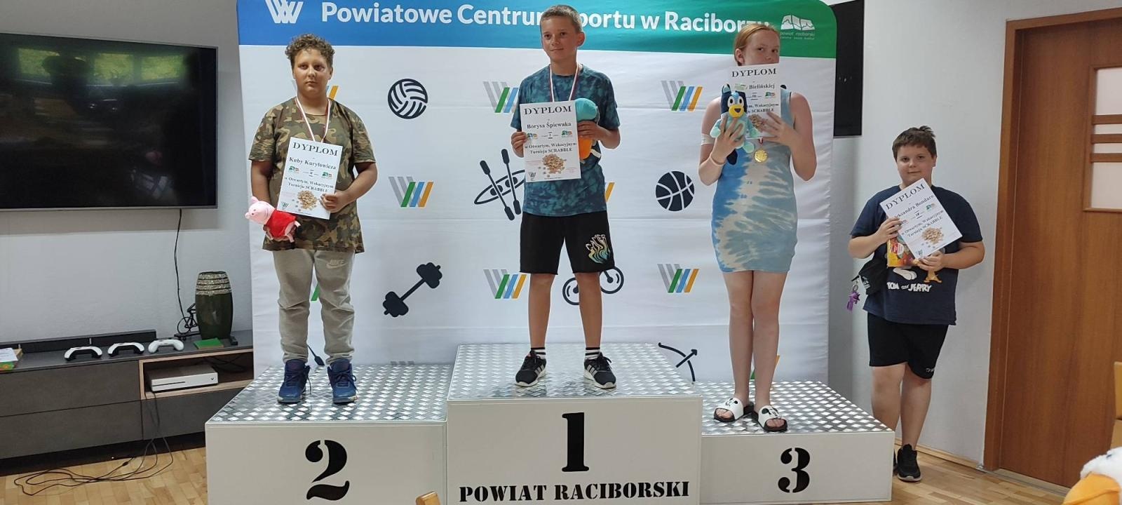 Zdjęcie w galerii na portalu naszraciborz.pl: Wakacyjny turniej Scrabble w PCS wiadomości z regionu