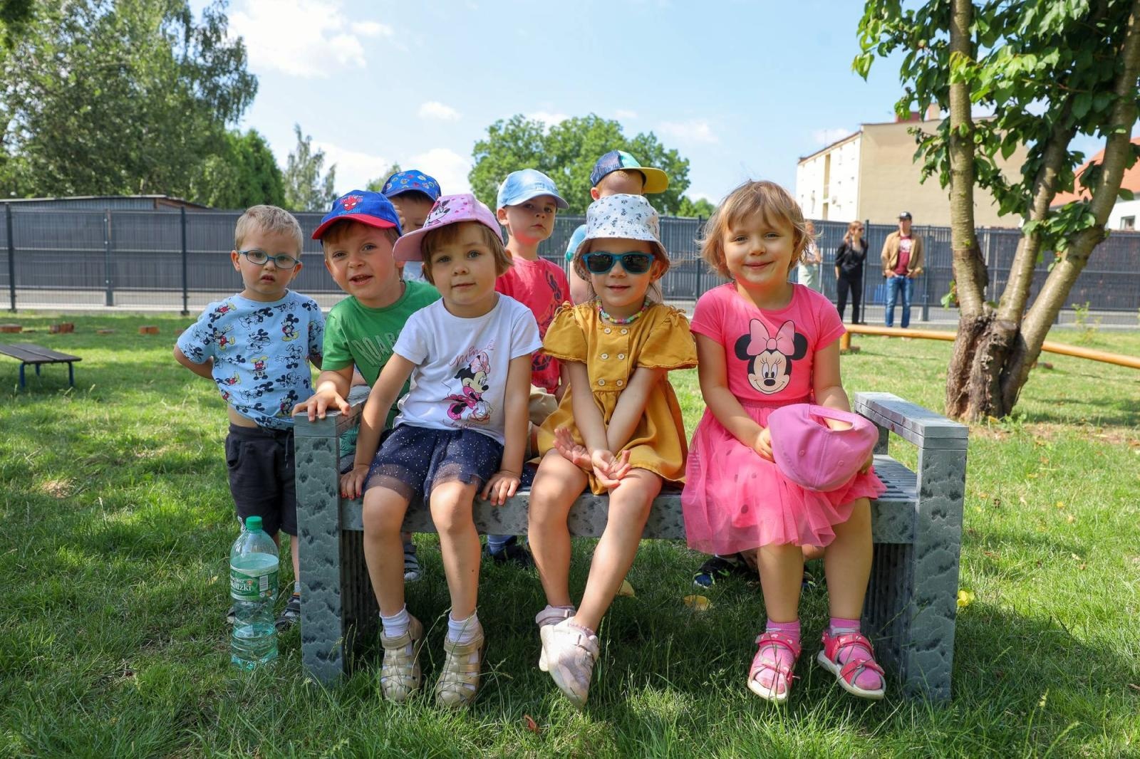 Zdjęcie w galerii na portalu naszraciborz.pl: Świeże warzywka w Bielskiej. Mali ogrodnicy z P24 wiadomości z regionu