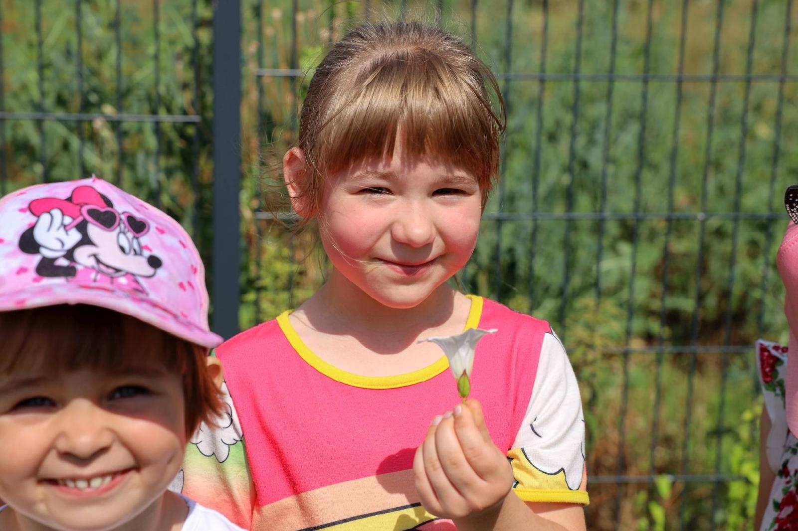 Zdjęcie w galerii na portalu naszraciborz.pl: Świeże warzywka w Bielskiej. Mali ogrodnicy z P24 wiadomości z regionu