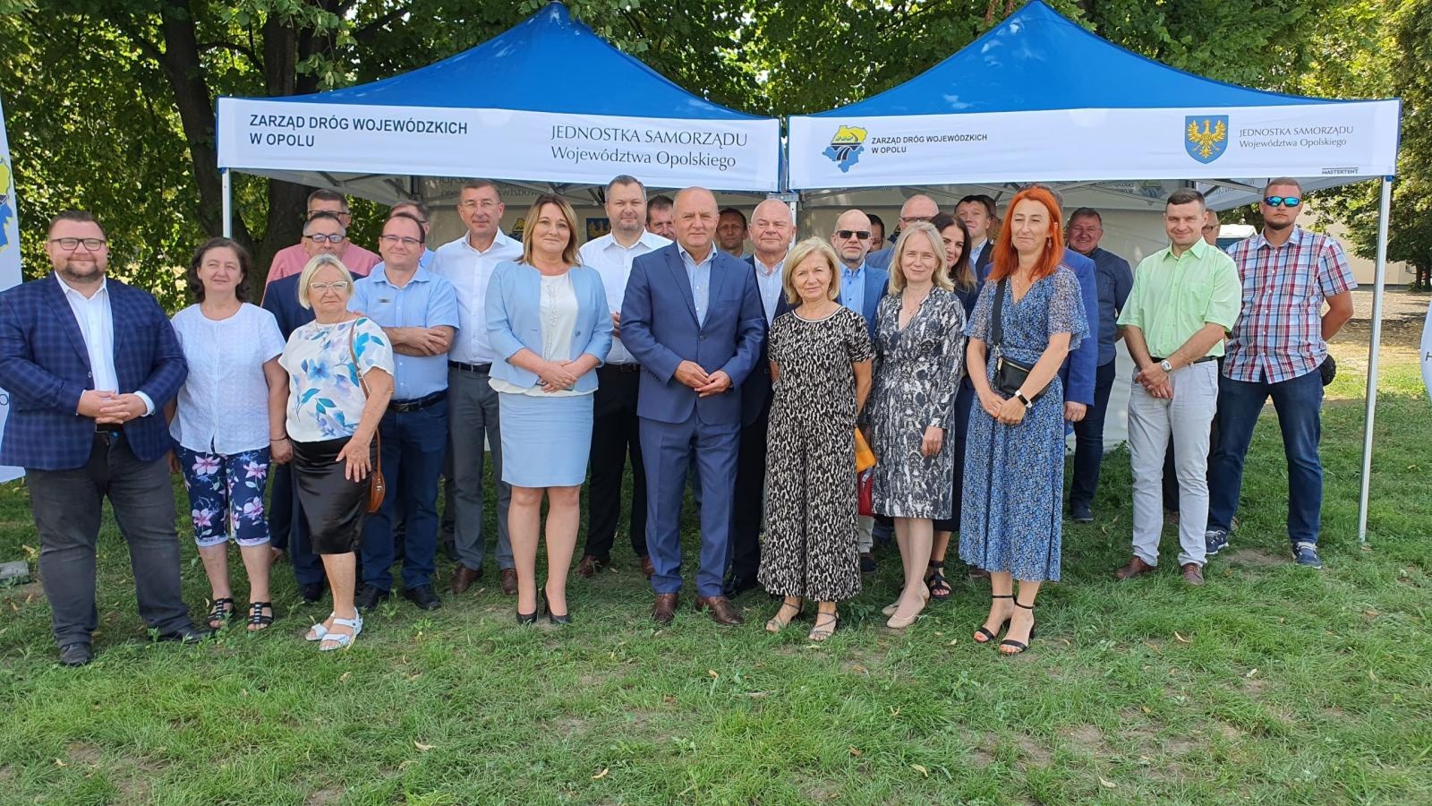 Zdjęcie w galerii na portalu naszraciborz.pl: Zmodernizowana droga Pietrowice Wielkie - Kietrz oficjalnie otwarta [FOTO] wiadomości z regionu