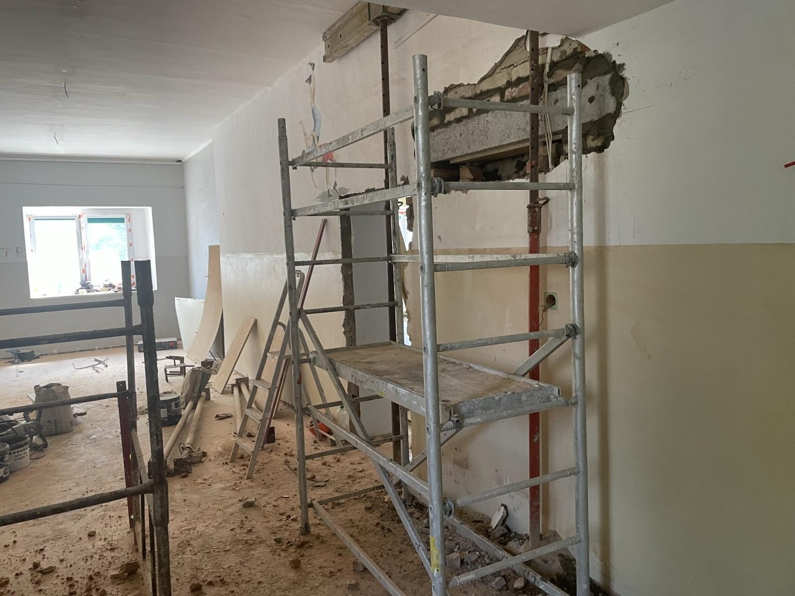 Zdjęcie w galerii na portalu naszraciborz.pl: Ruszyła adaptacja byłej szkoły w Brzeźnicy wiadomości z regionu