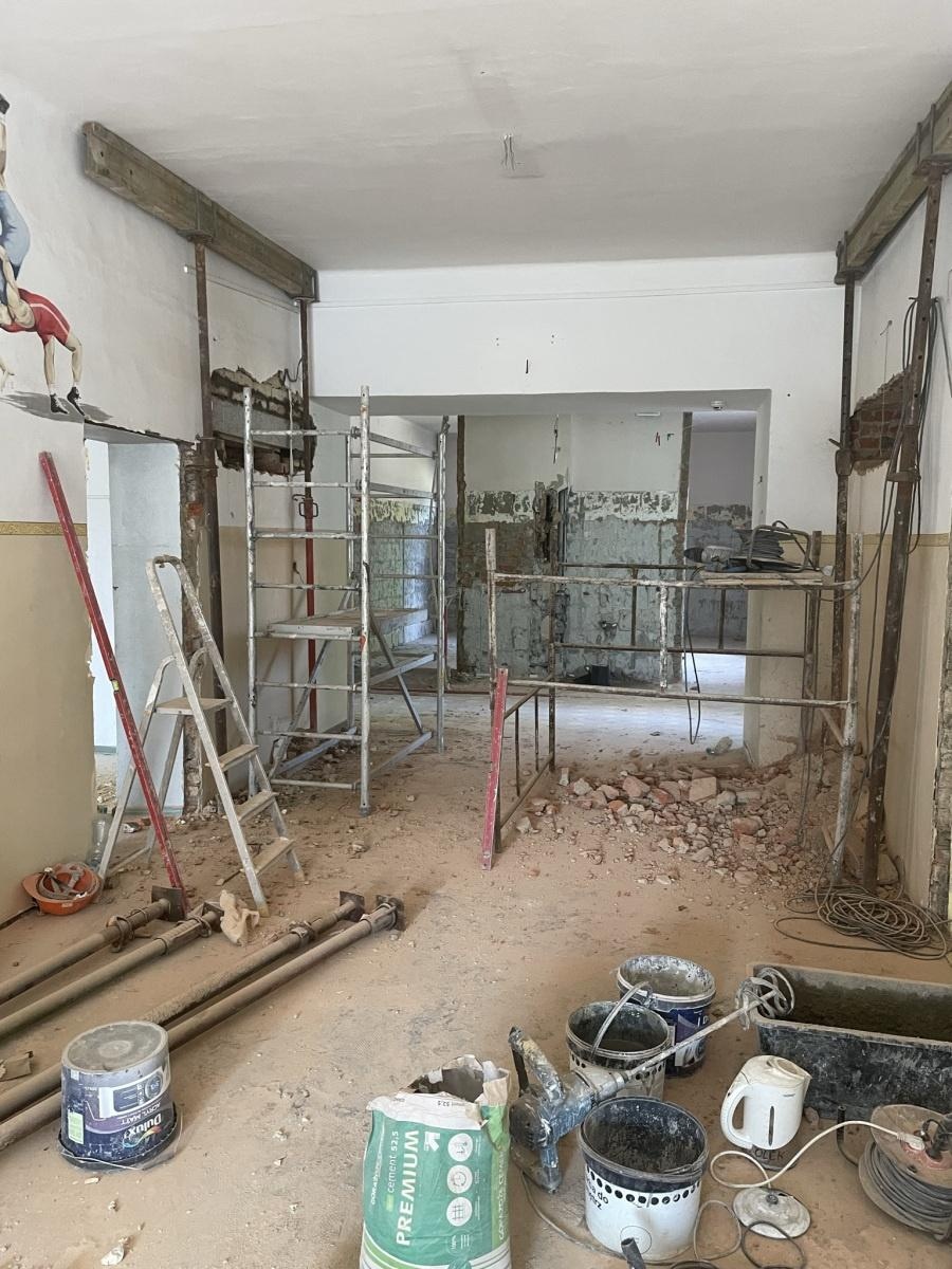 Zdjęcie w galerii na portalu naszraciborz.pl: Ruszyła adaptacja byłej szkoły w Brzeźnicy wiadomości z regionu