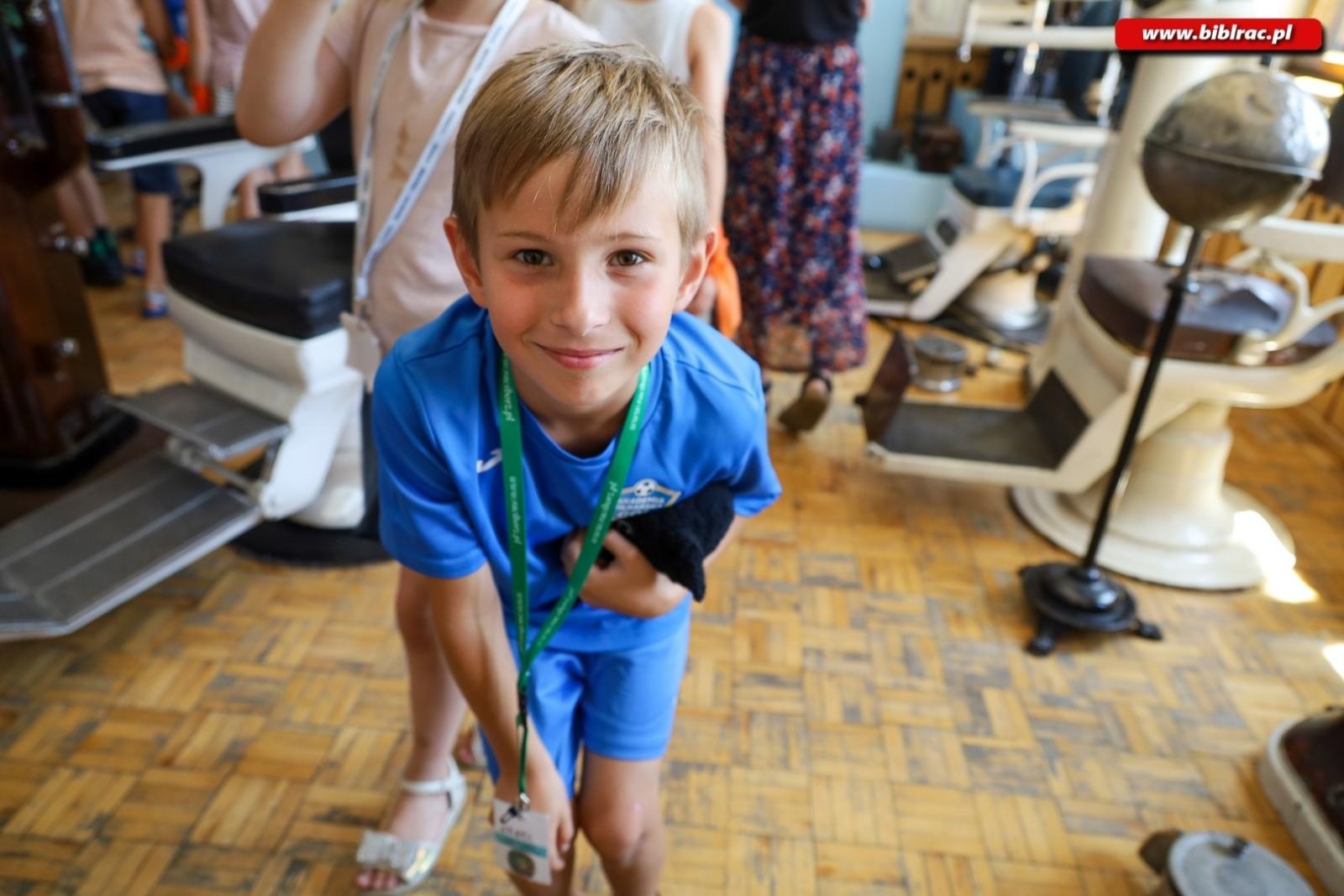 Zdjęcie w galerii na portalu naszraciborz.pl: Letni Wehikuł Biblioteki z wizytą w muzeum i na bezludnej wyspie wiadomości z regionu