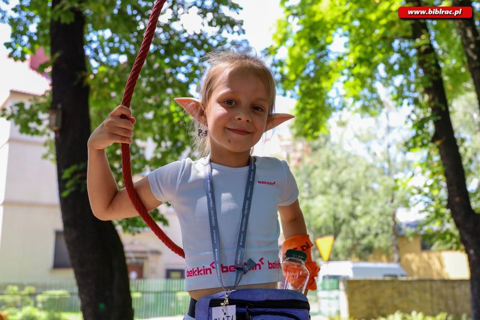 Zdjęcie w galerii na portalu naszraciborz.pl: Letni Wehikuł Biblioteki z wizytą w muzeum i na bezludnej wyspie wiadomości z regionu