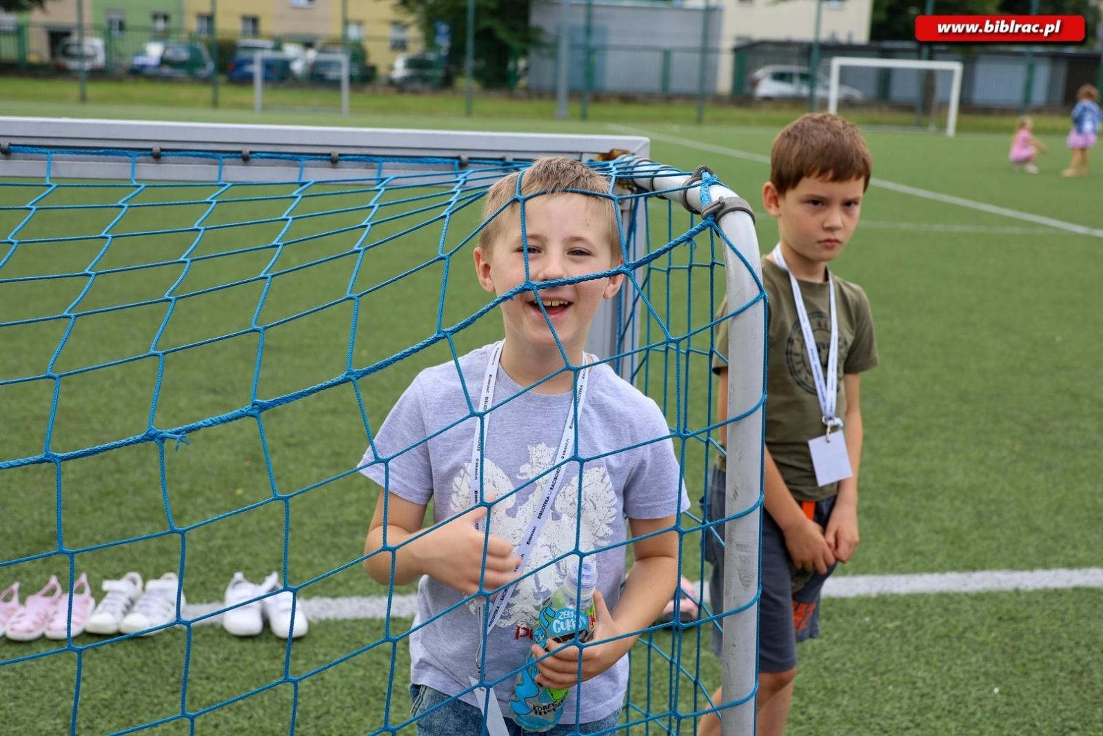 Zdjęcie w galerii na portalu naszraciborz.pl: Letni Wehikuł Biblioteki z wizytą w muzeum i na bezludnej wyspie wiadomości z regionu