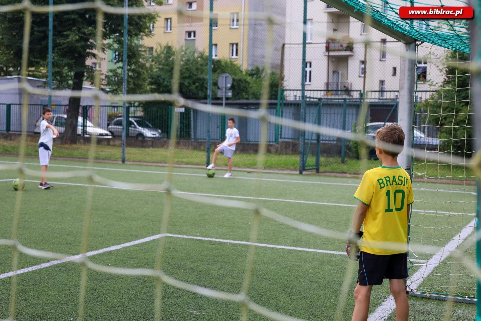 Zdjęcie w galerii na portalu naszraciborz.pl: Letni Wehikuł Biblioteki z wizytą w muzeum i na bezludnej wyspie wiadomości z regionu