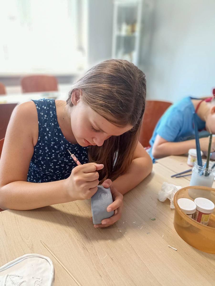 Zdjęcie w galerii na portalu naszraciborz.pl: Ceramiczne wypieki podczas Lata z RCK - relacja wiadomości z regionu