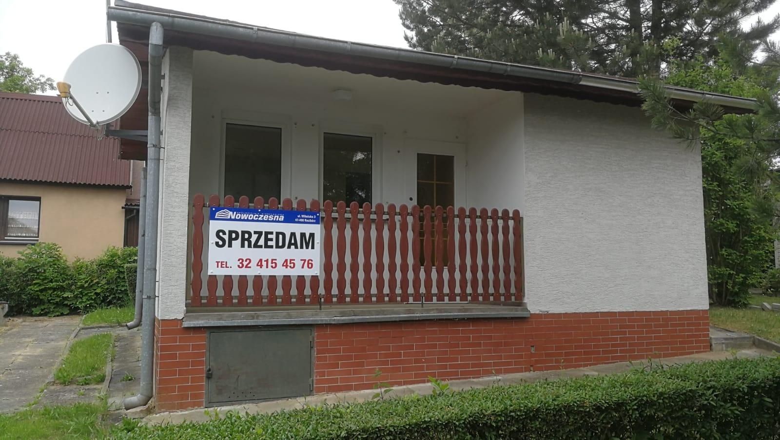 Zdjęcie w galerii na portalu naszraciborz.pl: Nowoczesna sprzedaje budynek letniskowy wiadomości z regionu