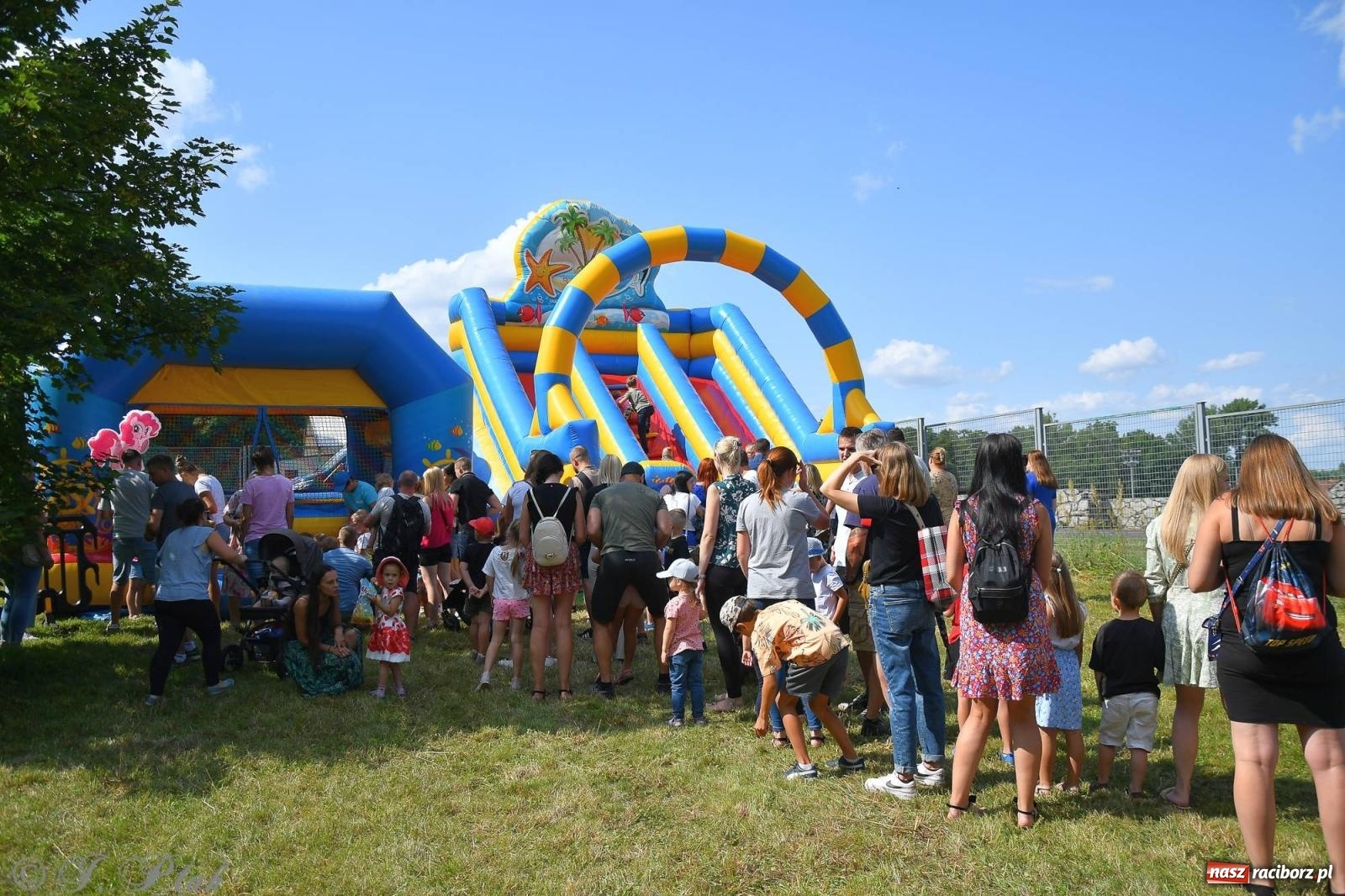 Zdjęcie w galerii na portalu naszraciborz.pl: Festiwal Baniek Mydlanych zawitał do Raciborza wiadomości z regionu