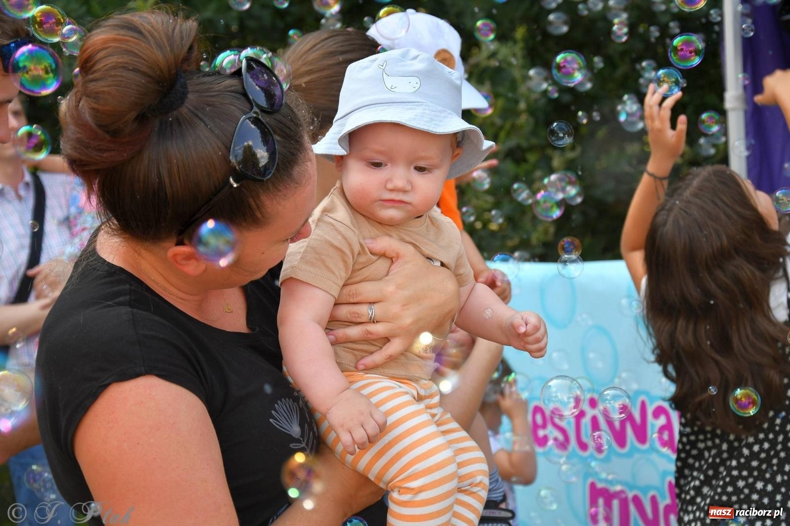 Zdjęcie w galerii na portalu naszraciborz.pl: Festiwal Baniek Mydlanych zawitał do Raciborza wiadomości z regionu