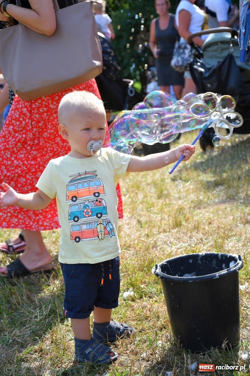 Zdjęcie w galerii na portalu naszraciborz.pl: Festiwal Baniek Mydlanych zawitał do Raciborza wiadomości z regionu