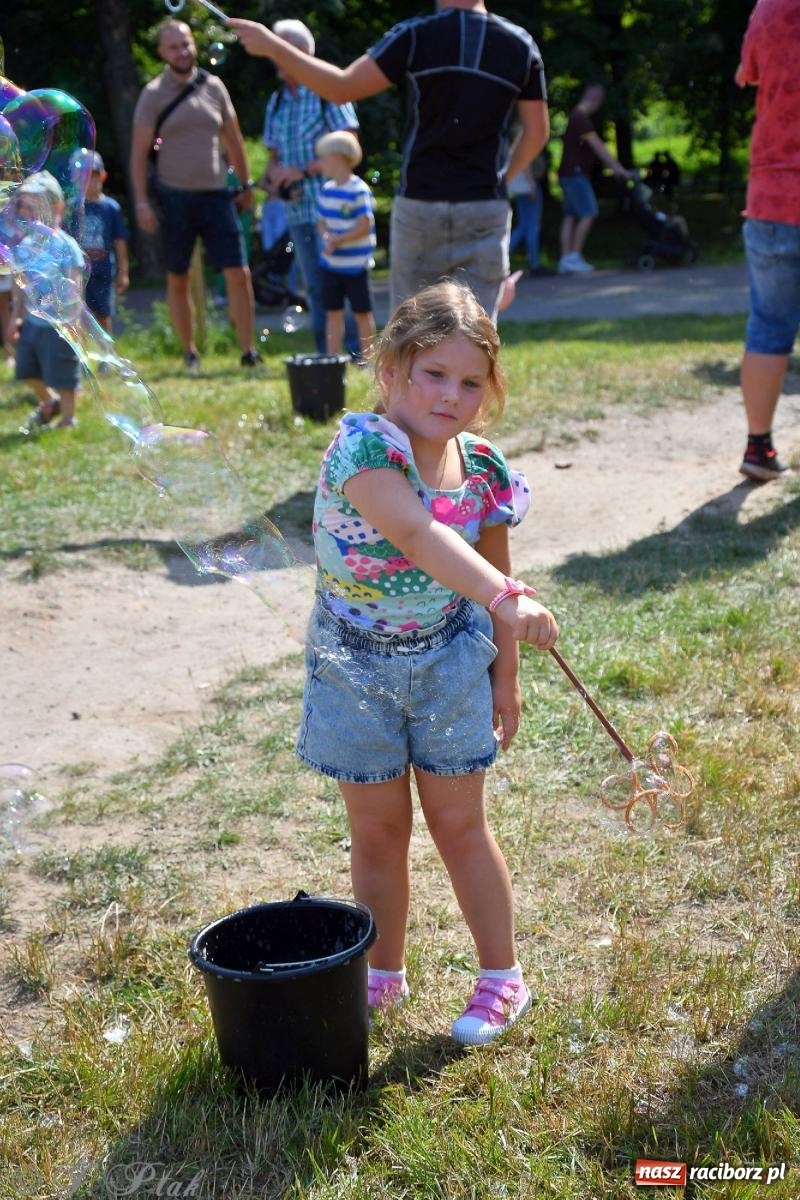 Zdjęcie w galerii na portalu naszraciborz.pl: Festiwal Baniek Mydlanych zawitał do Raciborza wiadomości z regionu
