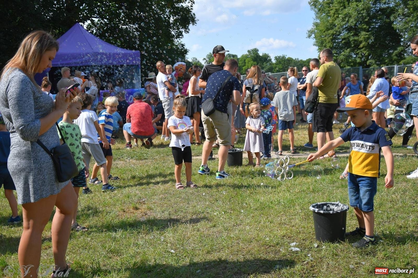 Zdjęcie w galerii na portalu naszraciborz.pl: Festiwal Baniek Mydlanych zawitał do Raciborza wiadomości z regionu