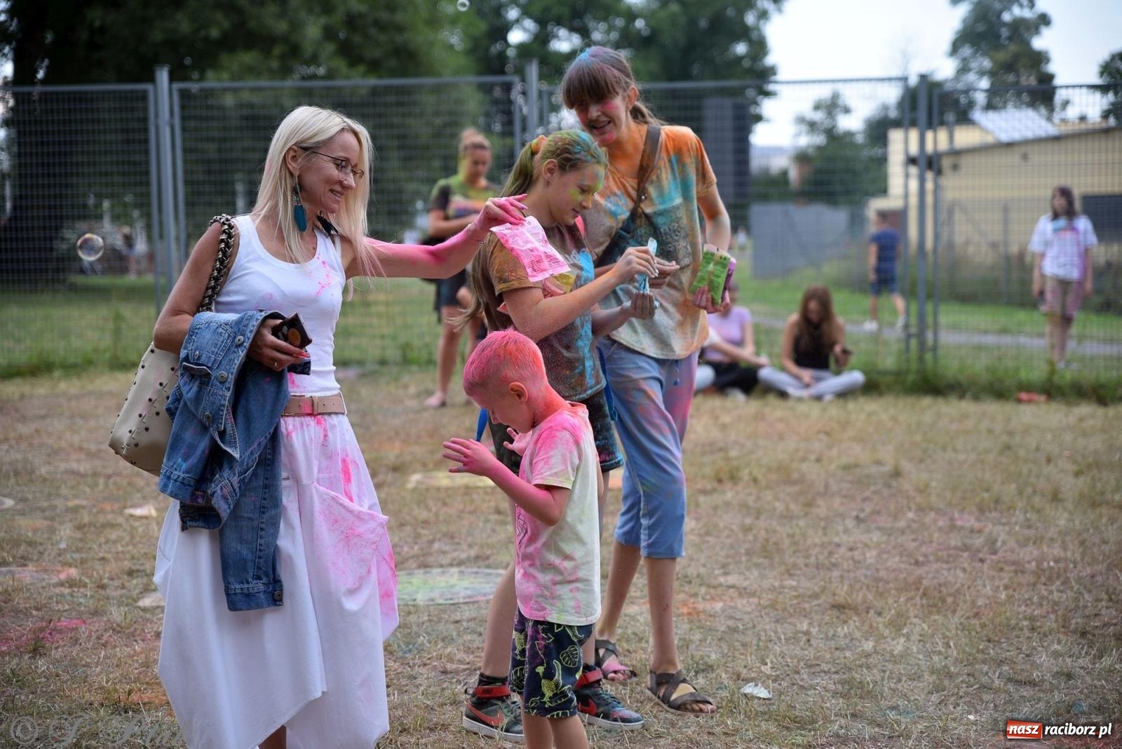 Zdjęcie w galerii na portalu naszraciborz.pl: Kolor Fest Racibórz [FOTO i WIDEO] wiadomości z regionu