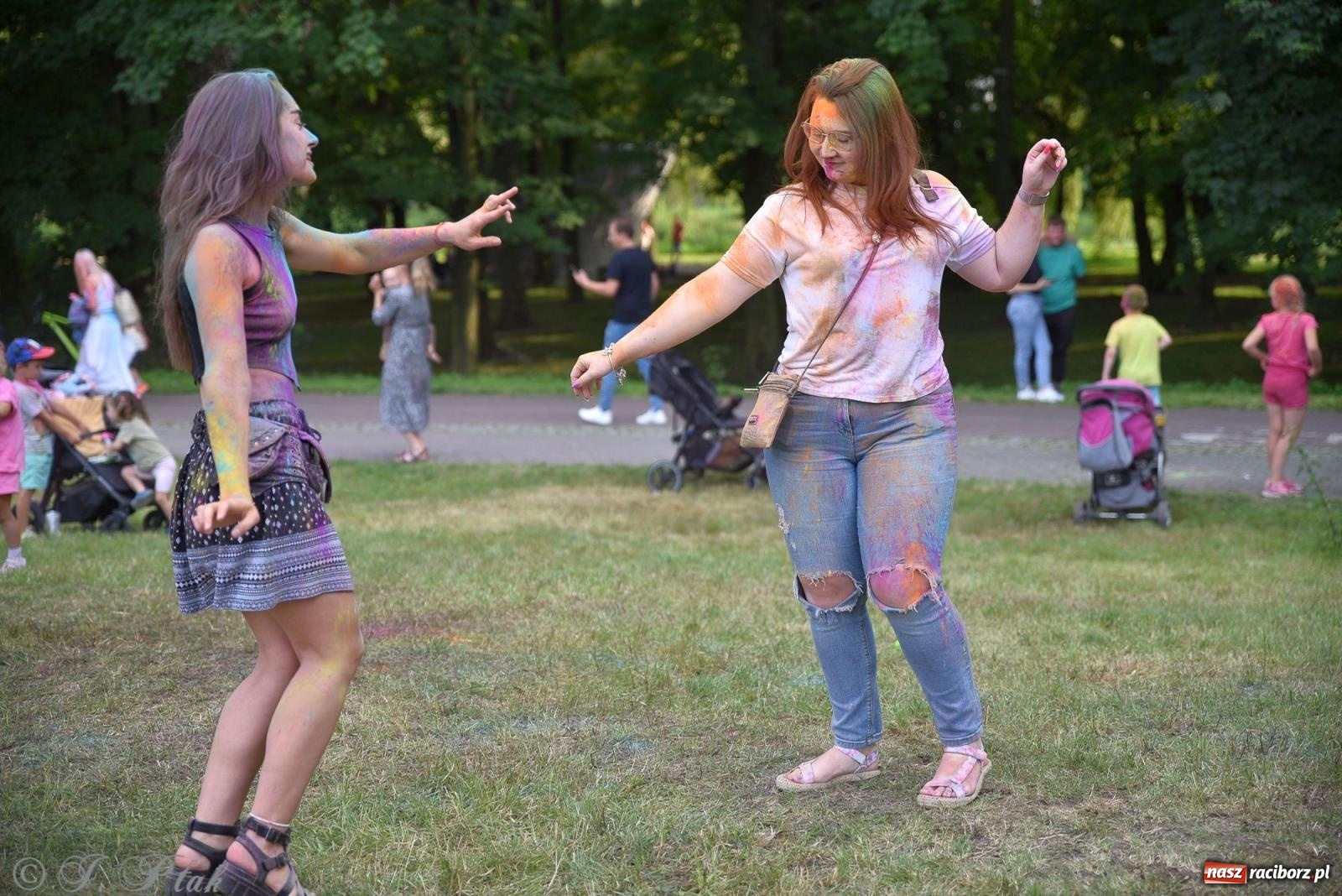 Zdjęcie w galerii na portalu naszraciborz.pl: Kolor Fest Racibórz [FOTO i WIDEO] wiadomości z regionu