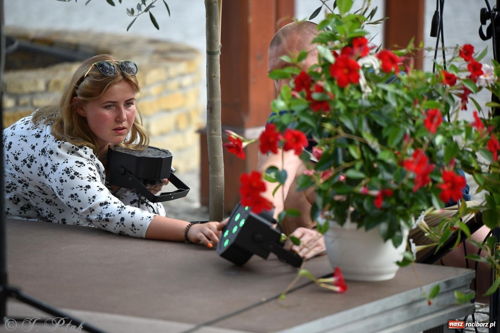 Zdjęcie w galerii na portalu naszraciborz.pl: Akustycznie o miłości na raciborskim zamku [FOTO i WIDEO] wiadomości z regionu