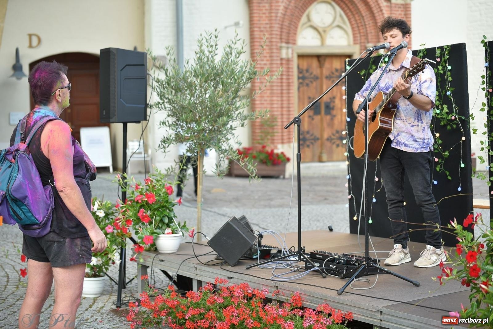 Zdjęcie w galerii na portalu naszraciborz.pl: Akustycznie o miłości na raciborskim zamku [FOTO i WIDEO] wiadomości z regionu