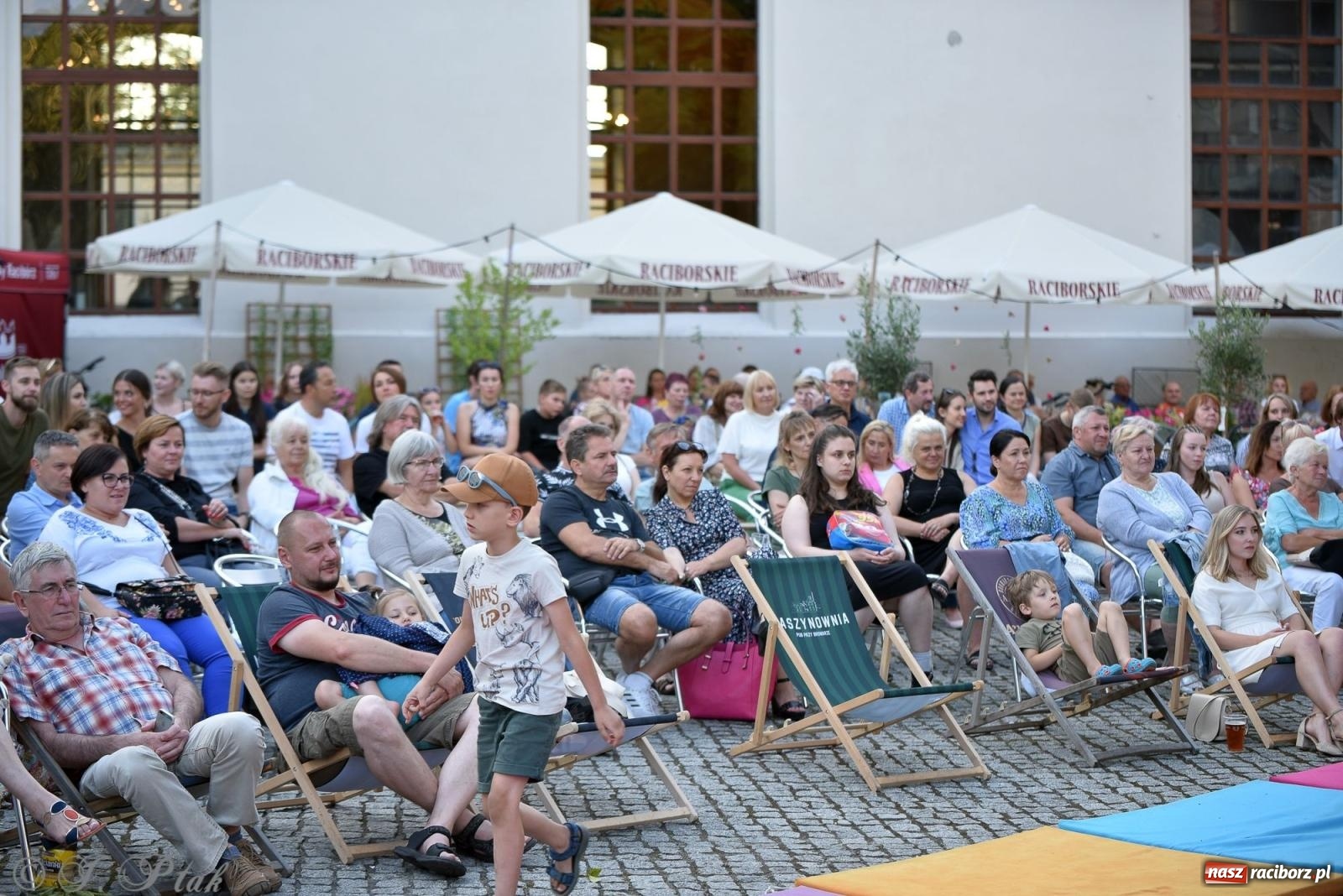 Zdjęcie w galerii na portalu naszraciborz.pl: Akustycznie o miłości na raciborskim zamku [FOTO i WIDEO] wiadomości z regionu