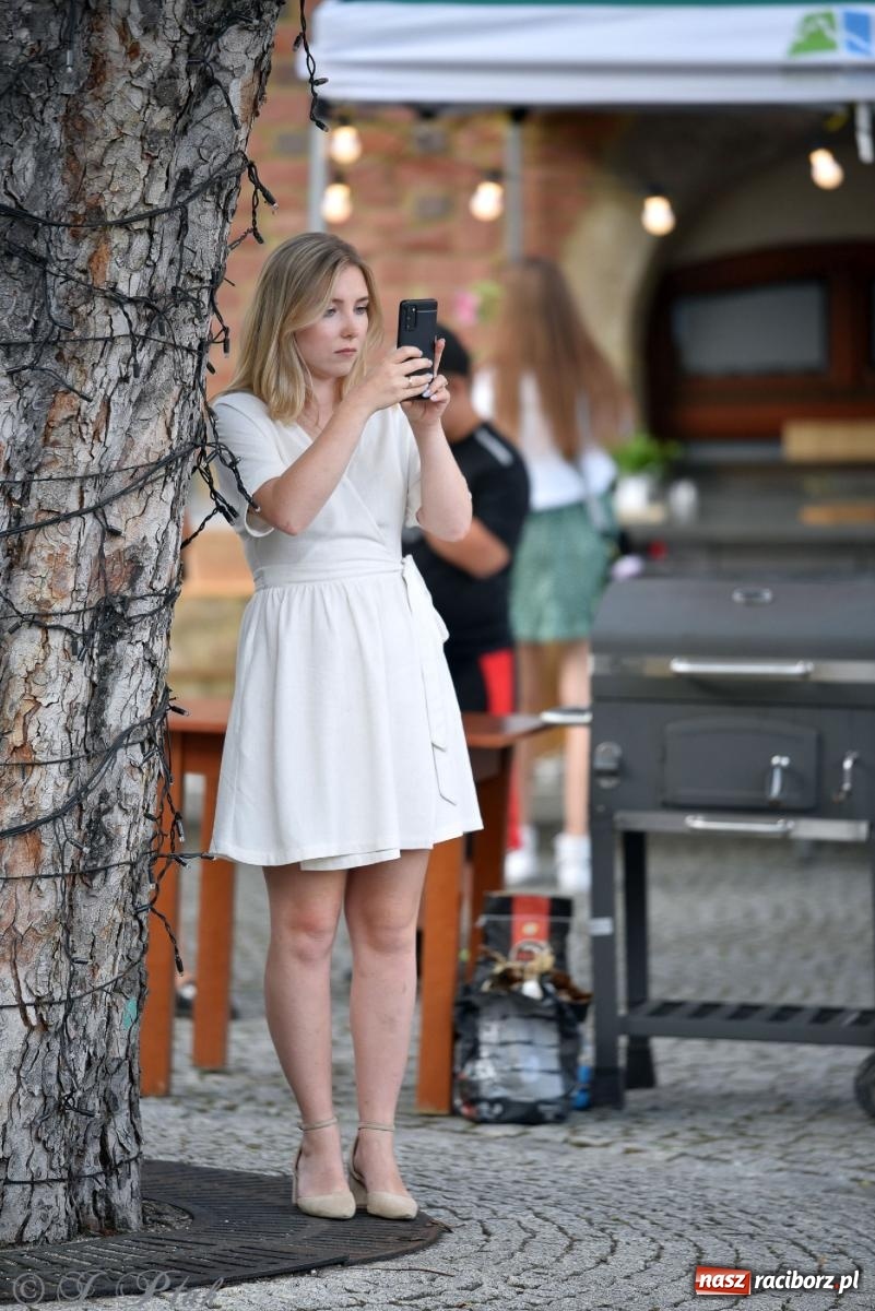 Zdjęcie w galerii na portalu naszraciborz.pl: Akustycznie o miłości na raciborskim zamku [FOTO i WIDEO] wiadomości z regionu