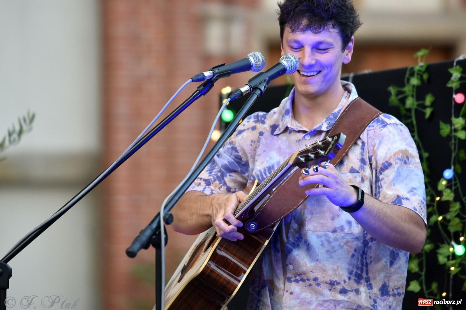Zdjęcie w galerii na portalu naszraciborz.pl: Akustycznie o miłości na raciborskim zamku [FOTO i WIDEO] wiadomości z regionu