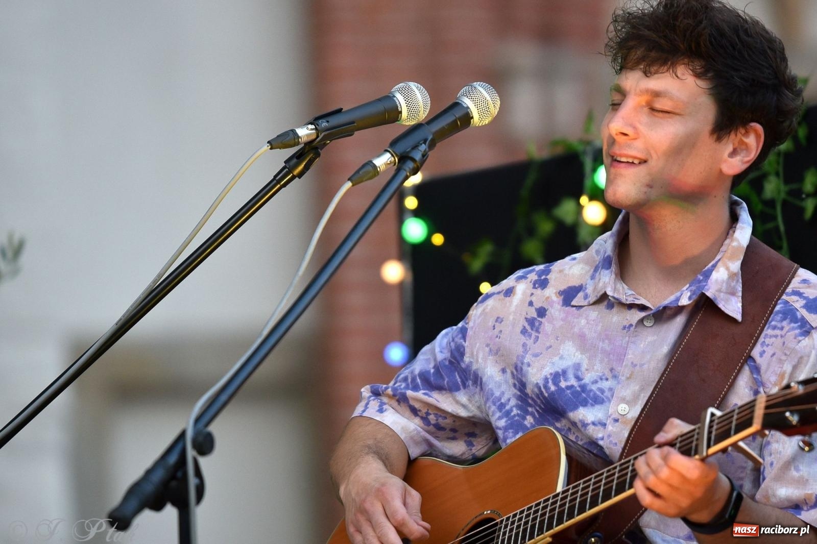 Zdjęcie w galerii na portalu naszraciborz.pl: Akustycznie o miłości na raciborskim zamku [FOTO i WIDEO] wiadomości z regionu