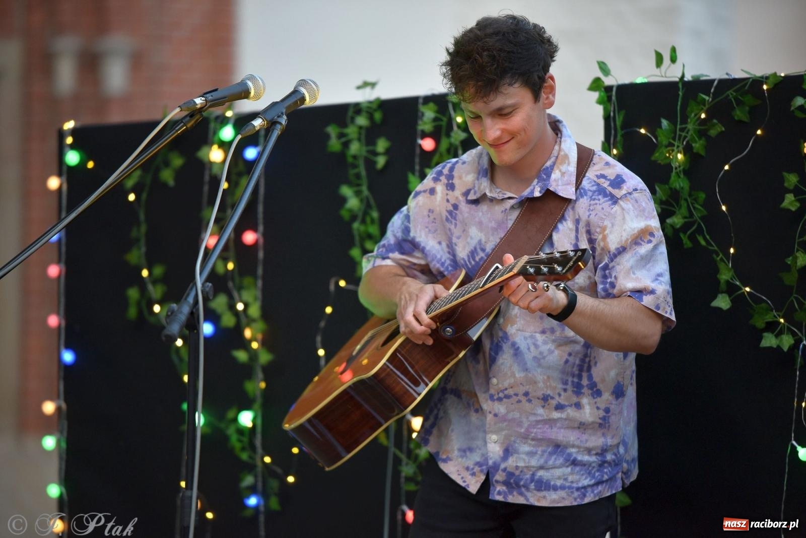 Zdjęcie w galerii na portalu naszraciborz.pl: Akustycznie o miłości na raciborskim zamku [FOTO i WIDEO] wiadomości z regionu