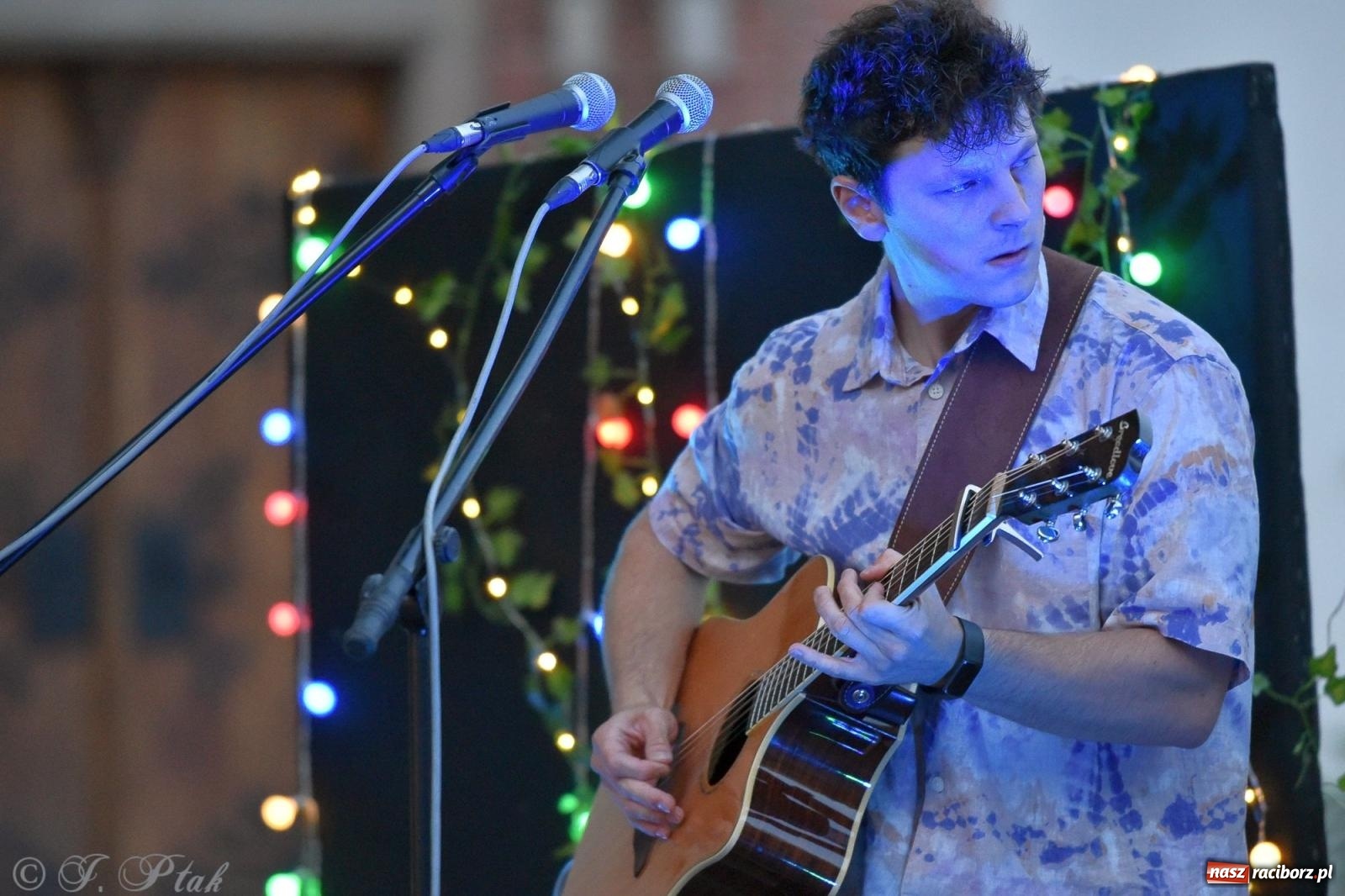 Zdjęcie w galerii na portalu naszraciborz.pl: Akustycznie o miłości na raciborskim zamku [FOTO i WIDEO] wiadomości z regionu