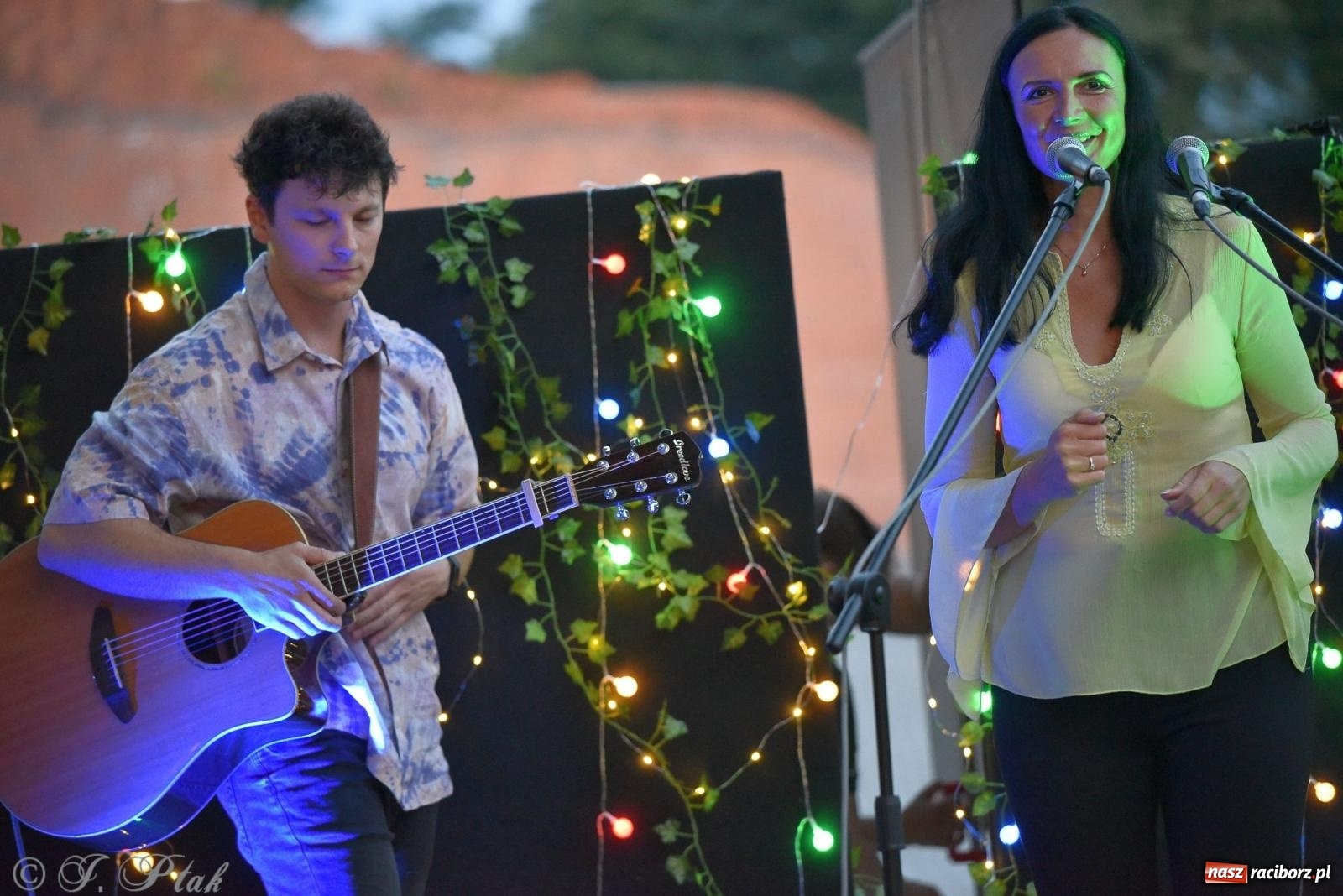 Zdjęcie w galerii na portalu naszraciborz.pl: Akustycznie o miłości na raciborskim zamku [FOTO i WIDEO] wiadomości z regionu