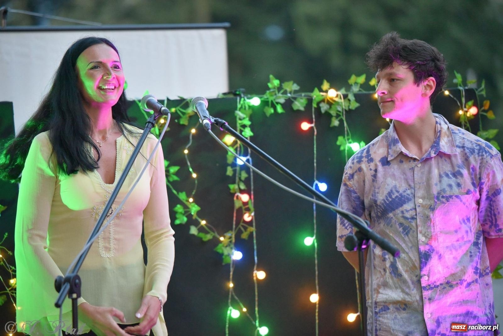 Zdjęcie w galerii na portalu naszraciborz.pl: Akustycznie o miłości na raciborskim zamku [FOTO i WIDEO] wiadomości z regionu