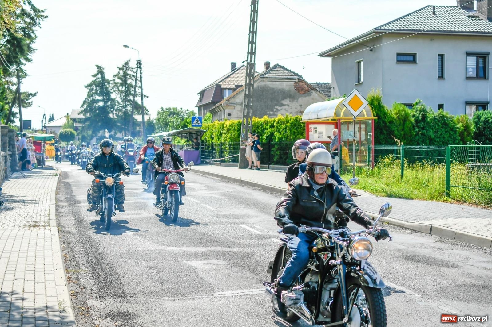 Zdjęcie w galerii na portalu naszraciborz.pl: Parada motocykli na odpust św. Krzysztofa w Pogrzebieniu [FOTO i WIDEO] wiadomości z regionu