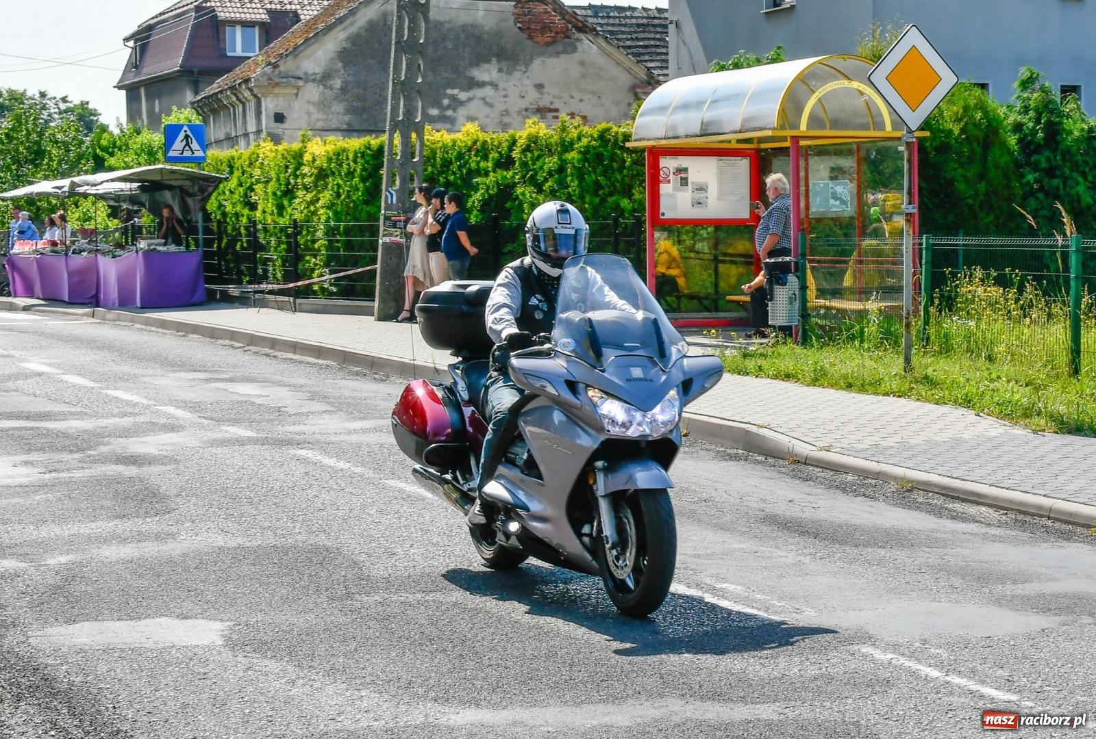 Zdjęcie w galerii na portalu naszraciborz.pl: Parada motocykli na odpust św. Krzysztofa w Pogrzebieniu [FOTO i WIDEO] wiadomości z regionu
