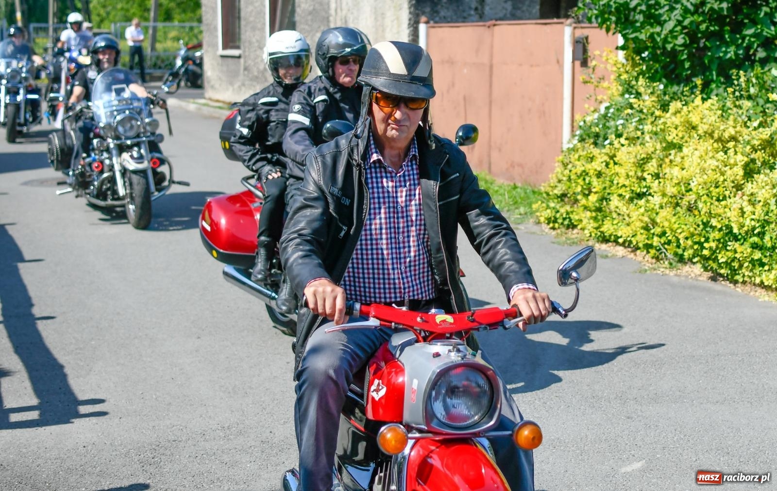 Zdjęcie w galerii na portalu naszraciborz.pl: Parada motocykli na odpust św. Krzysztofa w Pogrzebieniu [FOTO i WIDEO] wiadomości z regionu
