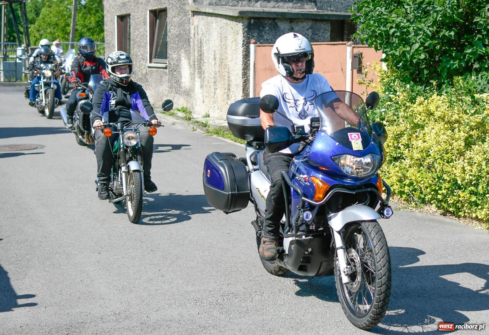 Zdjęcie w galerii na portalu naszraciborz.pl: Parada motocykli na odpust św. Krzysztofa w Pogrzebieniu [FOTO i WIDEO] wiadomości z regionu