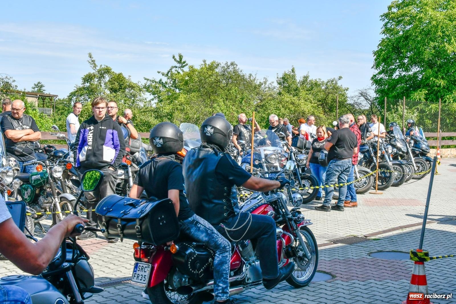 Zdjęcie w galerii na portalu naszraciborz.pl: Parada motocykli na odpust św. Krzysztofa w Pogrzebieniu [FOTO i WIDEO] wiadomości z regionu