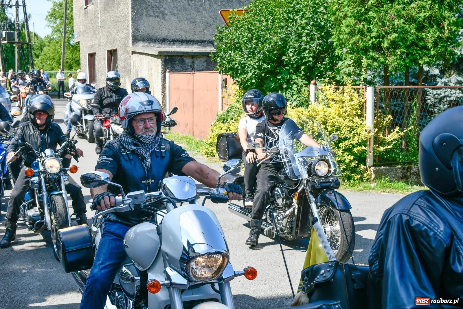 Zdjęcie w galerii na portalu naszraciborz.pl: Parada motocykli na odpust św. Krzysztofa w Pogrzebieniu [FOTO i WIDEO] wiadomości z regionu