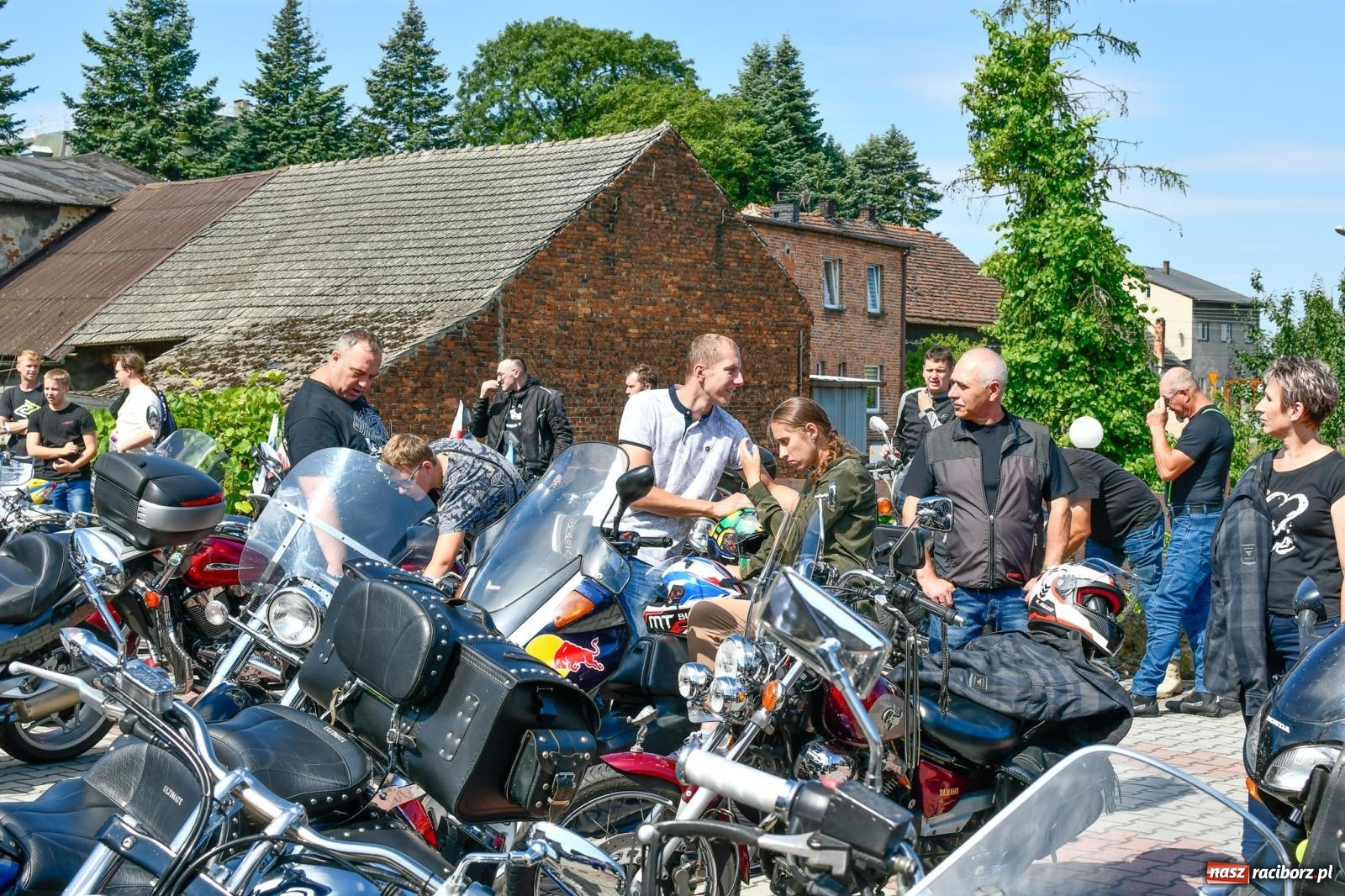 Zdjęcie w galerii na portalu naszraciborz.pl: Parada motocykli na odpust św. Krzysztofa w Pogrzebieniu [FOTO i WIDEO] wiadomości z regionu